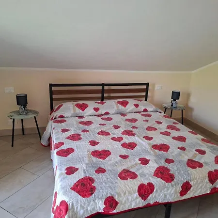 Apartment La Mansarda Di Iside